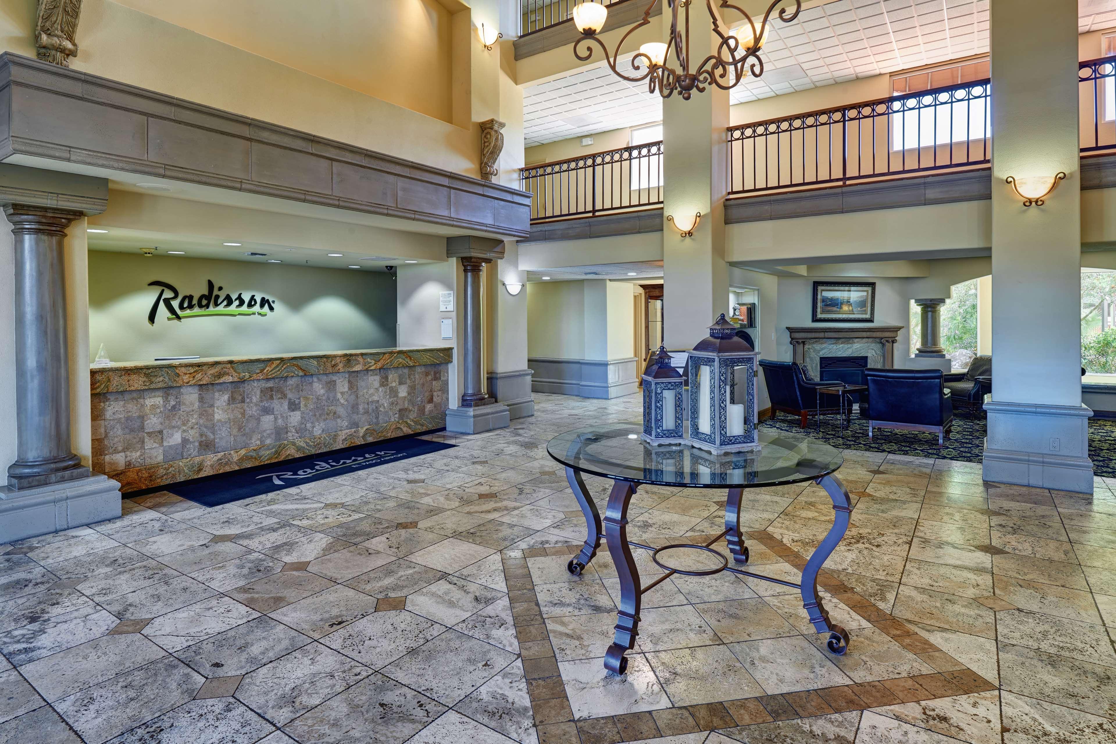 Radisson Airport Hotel 3*